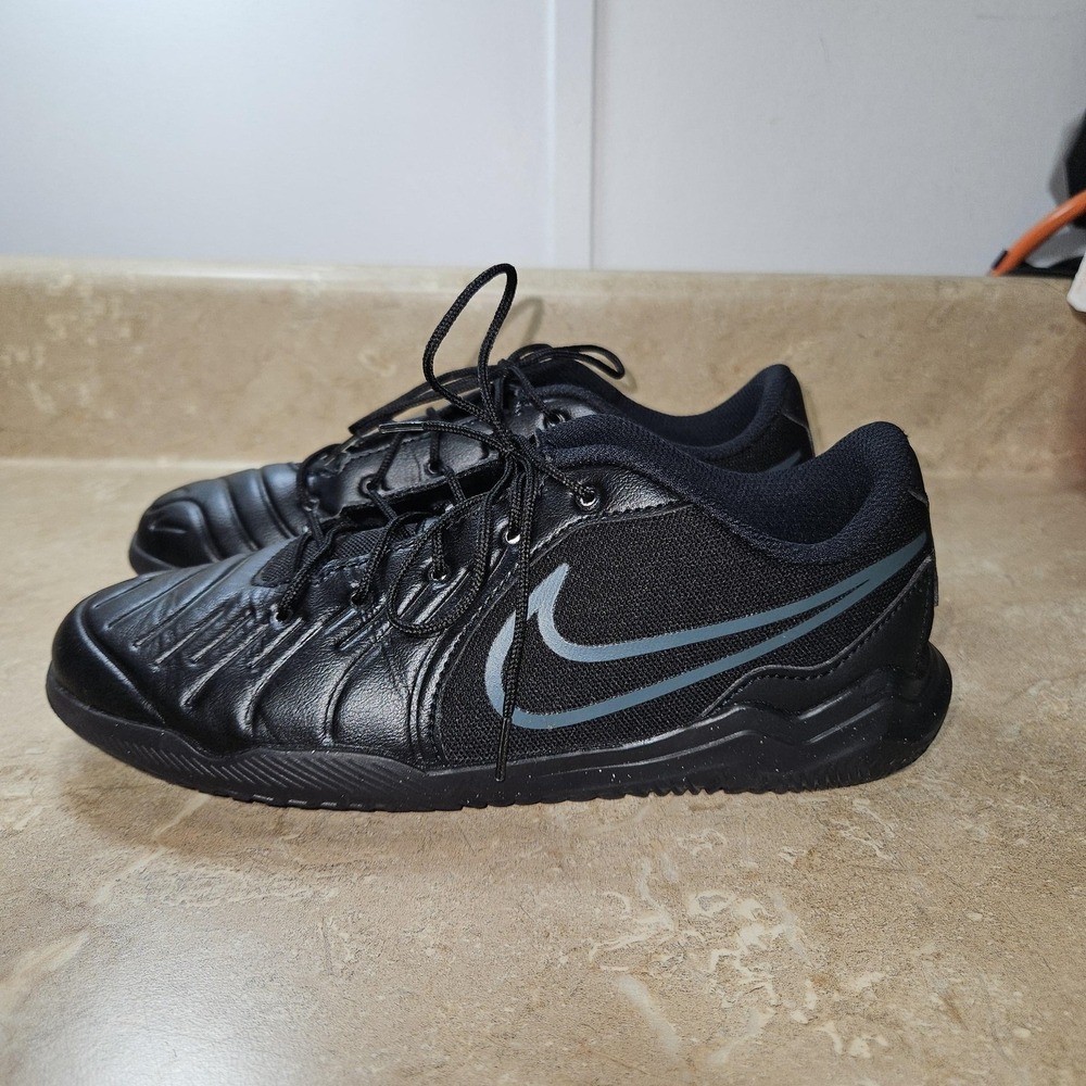 Nike Tiempo Legend 10 Academy Indoor Soccer Shoe Youth 2Y Black DV4354-002 Court - Picture 5 of 11